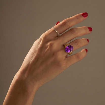 Velara Signet Ring – Purple Sapphire