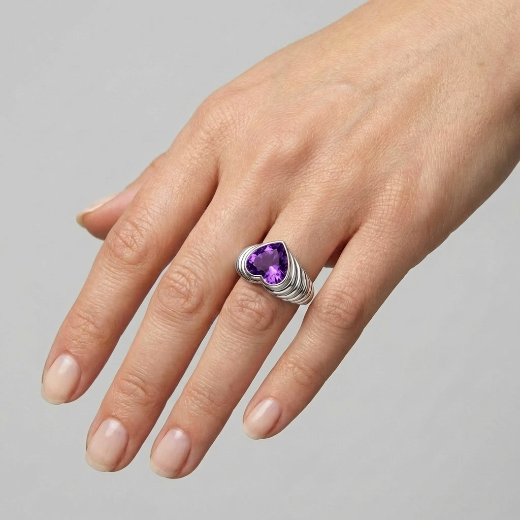 Amore Signet Ring – Purple Sapphire
