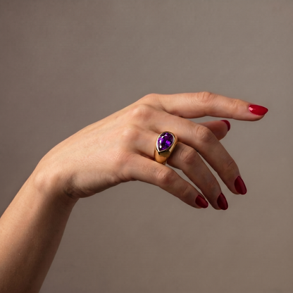 Nova Lateral Signet Ring – Purple Sapphire