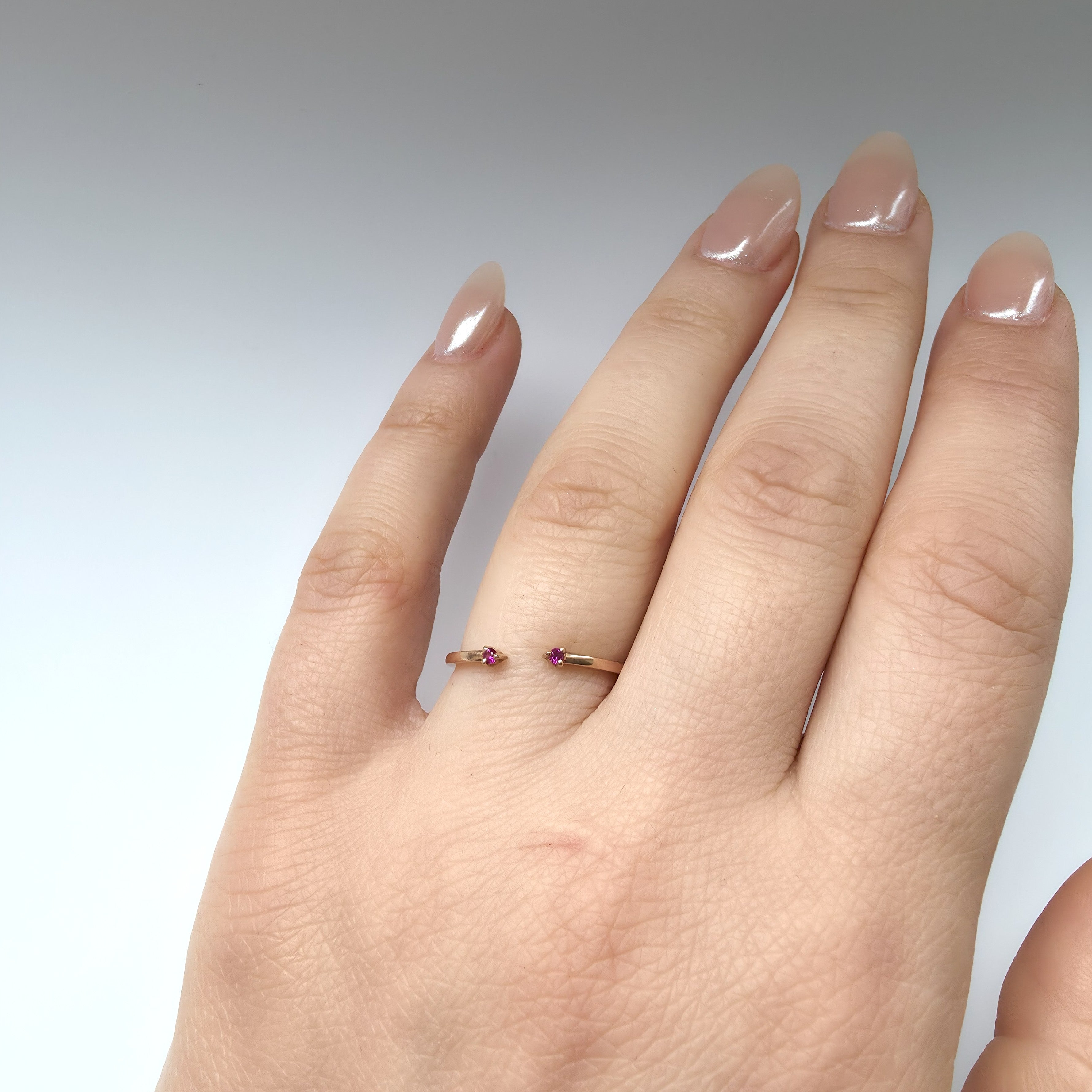 Linea Punto Mini Ring – Red Ruby