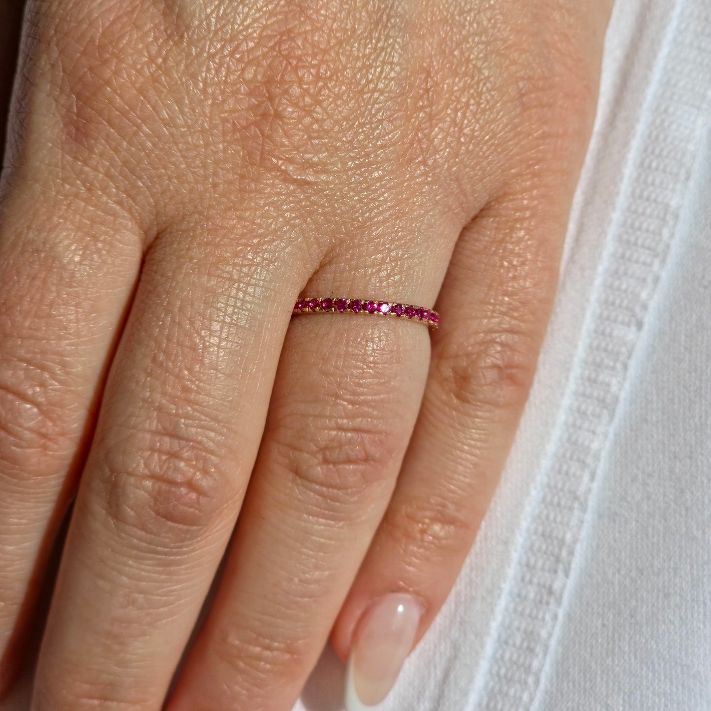 Linea Mini Ring – Red Ruby