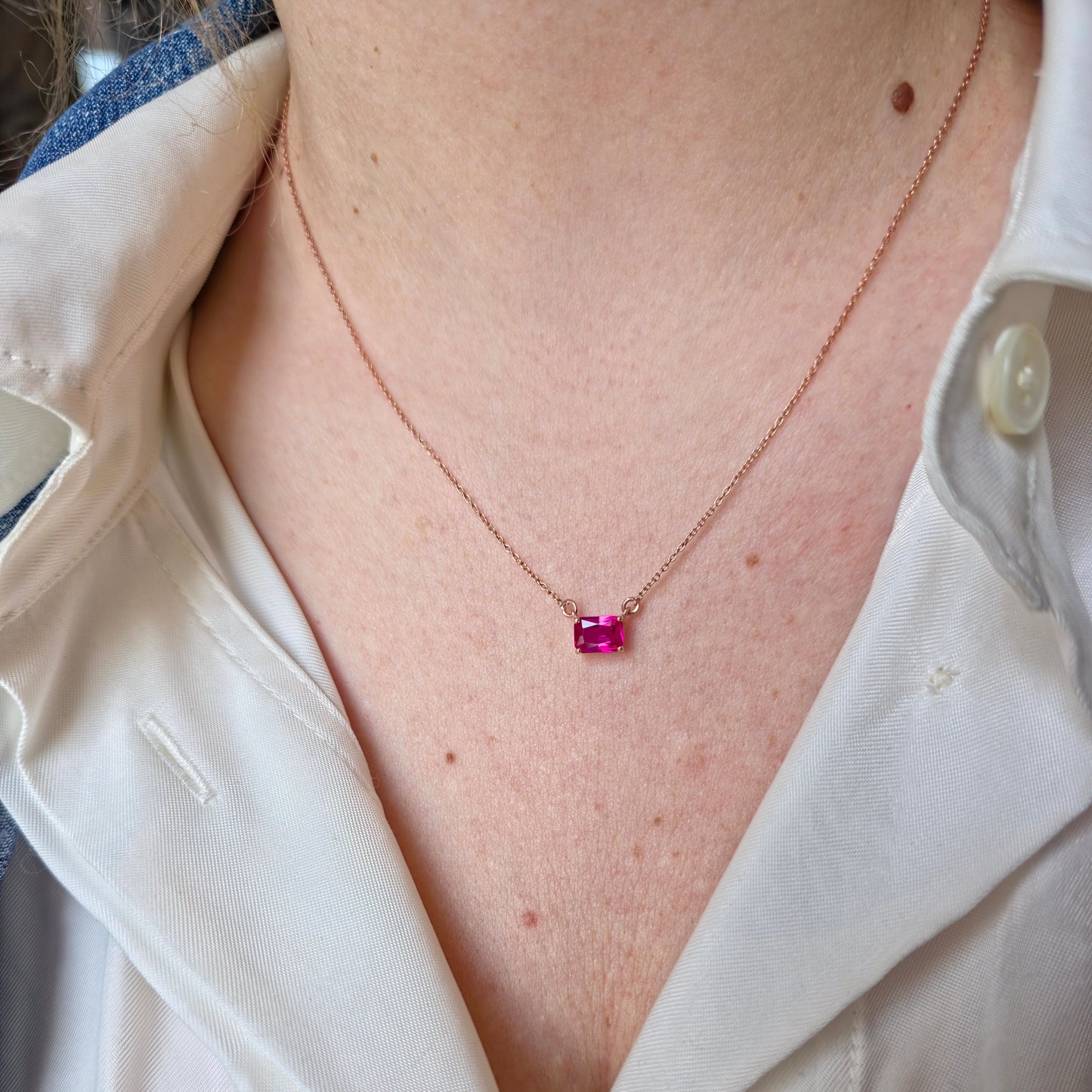 Nexus Solitaire Necklace – Vivid Pink Sapphire