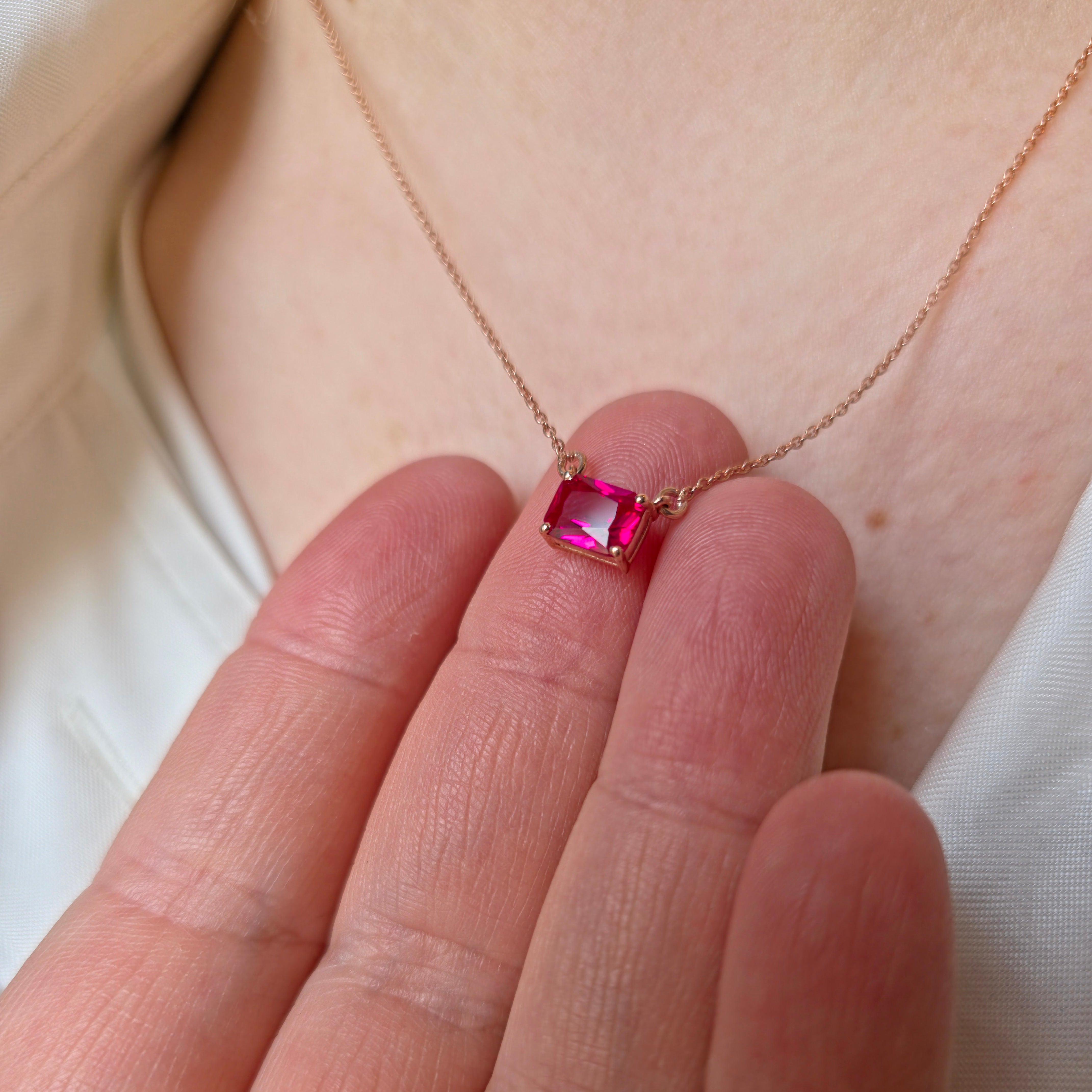 Nexus Solitaire Necklace – Vivid Pink Sapphire