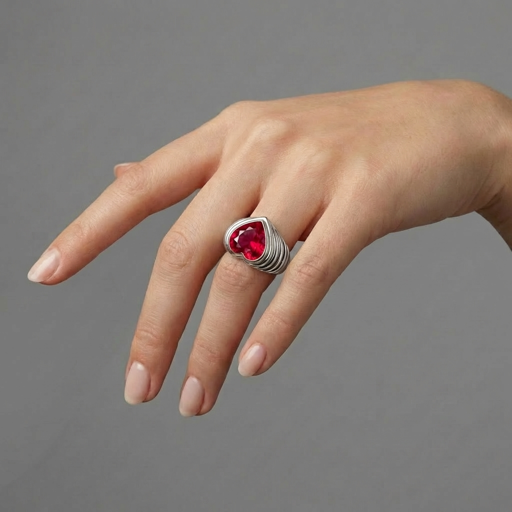 Amore Signet Ring – Red Ruby