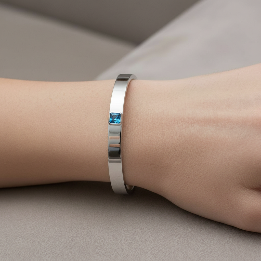 Aria Uno Elemental Bangle – Teal Blue Spinel