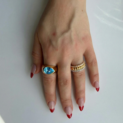 Nova Lateral Signet Ring – Teal Blue Spinel