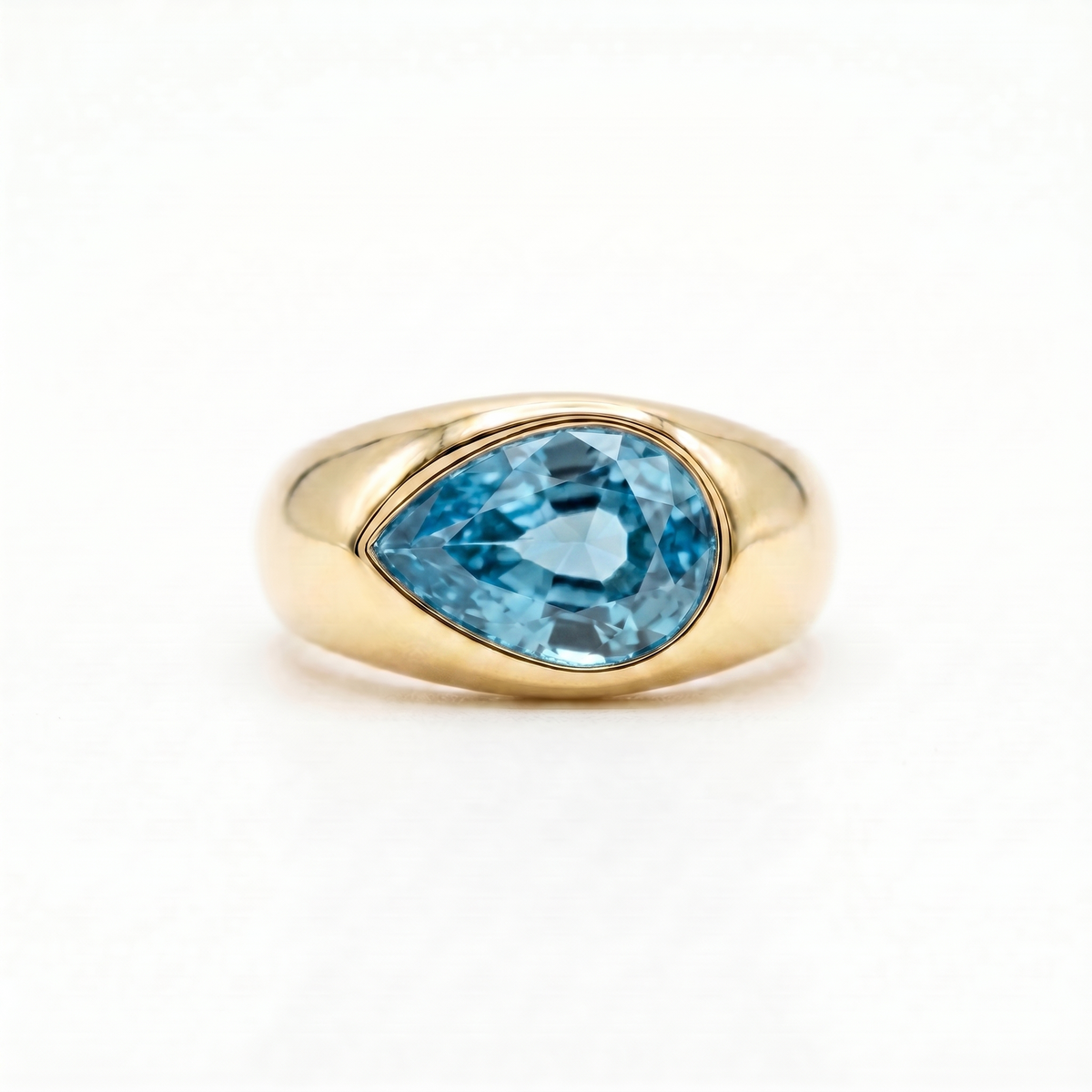 Nova Lateral Signet Ring – Teal Blue Spinel