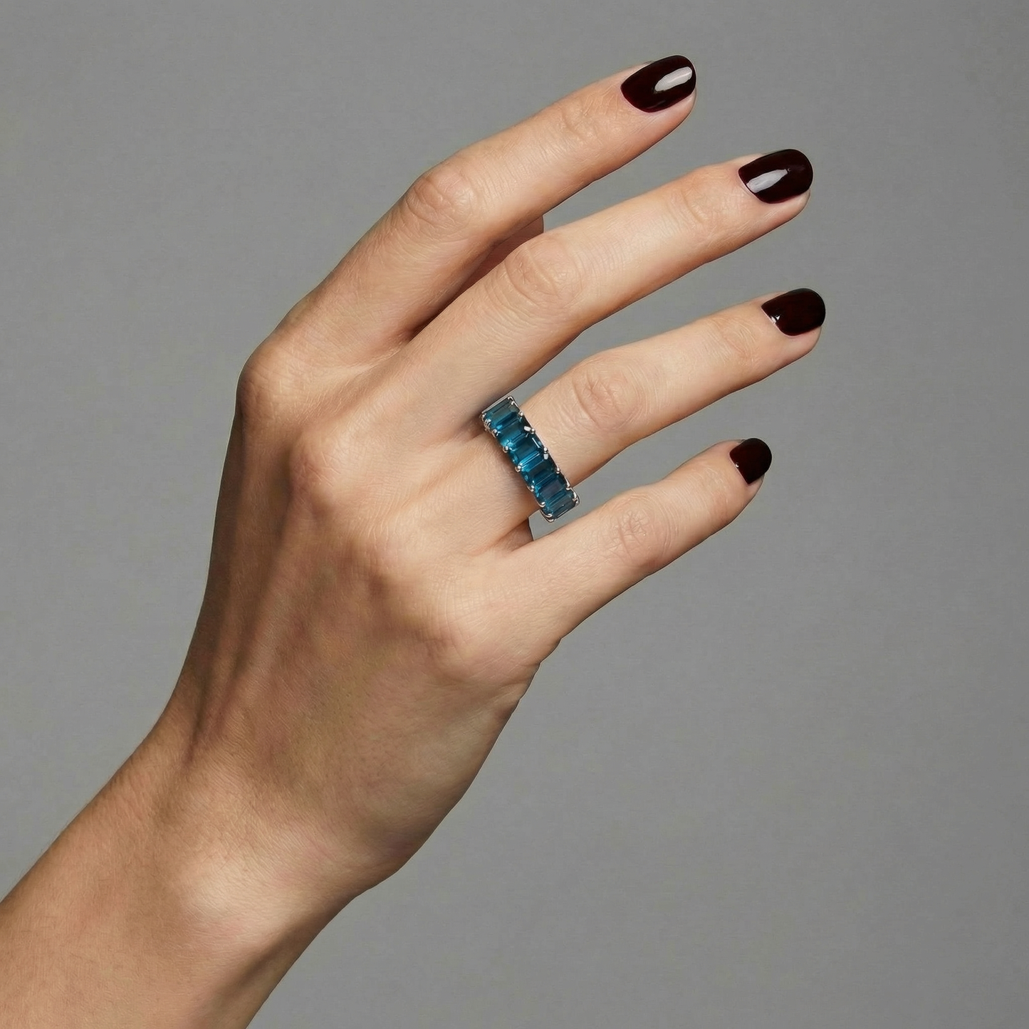 Nexus Eternity Ring – Teal Blue Spinel