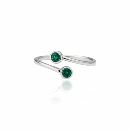 Forma Bypass Ring – Zambian Green Emerald