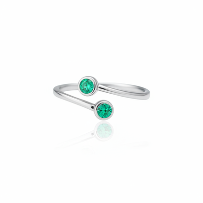 Forma Bypass Ring – Colombian Green Emerald