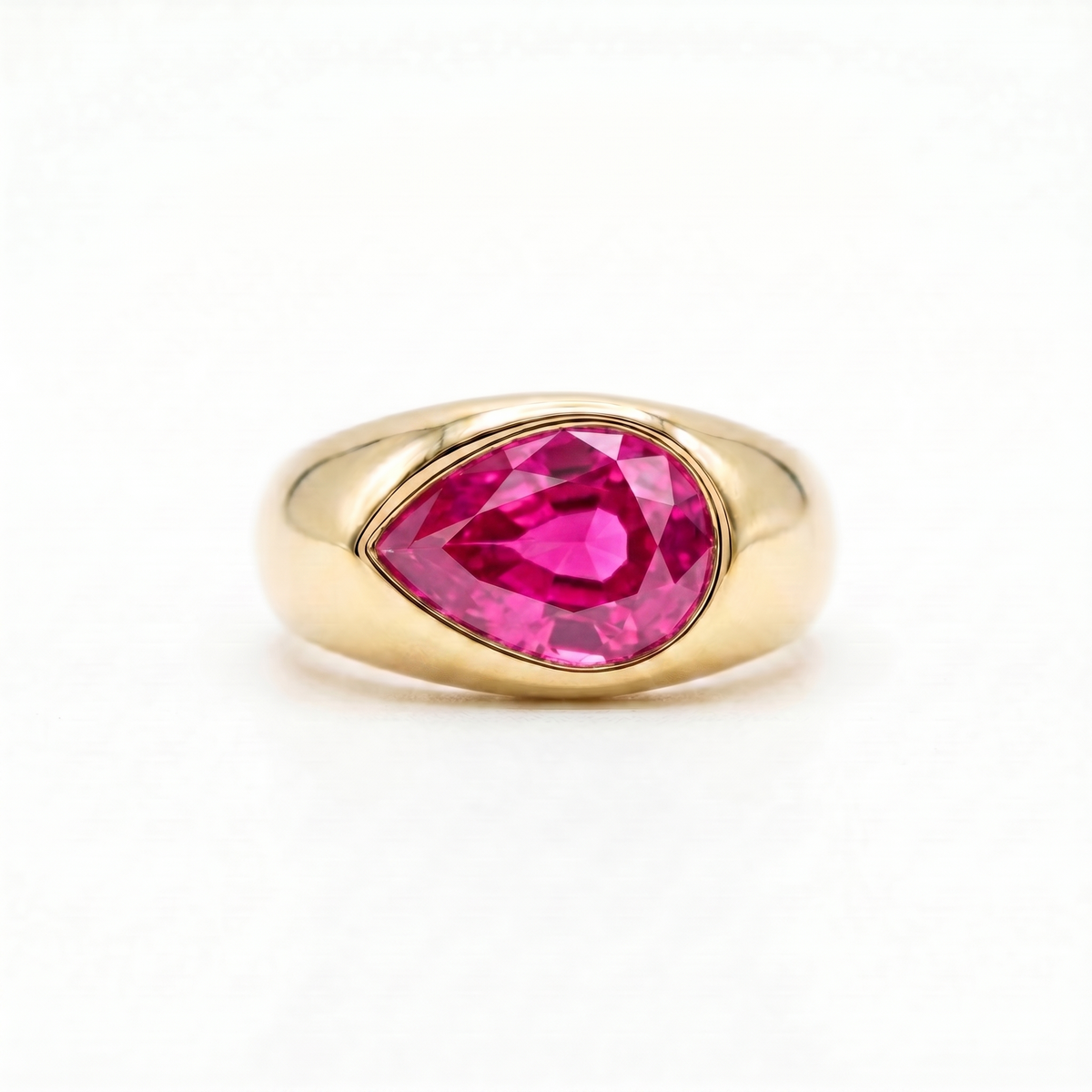 Nova Lateral Signet Ring – Vivid Pink Sapphire