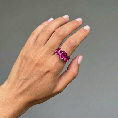 Velara Trilogy Ring – Vivid Pink Sapphire