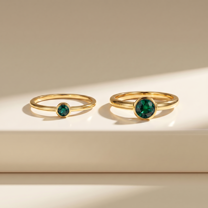 Forma Solitaire Ring – Zambian Green Emerald