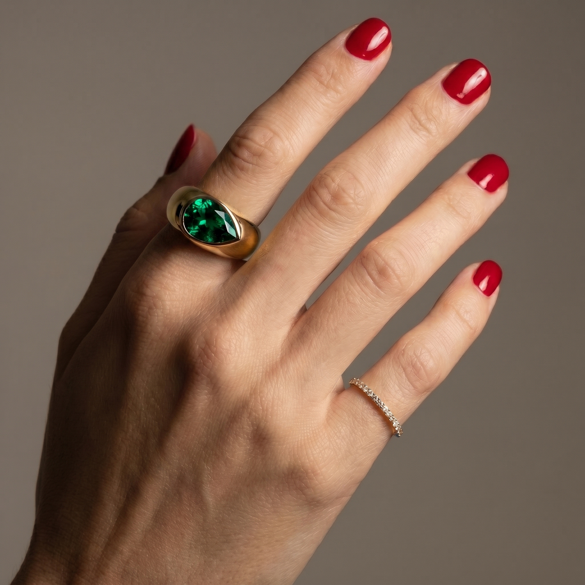 Nova Lateral Signet Ring – Zambian Green Emerald
