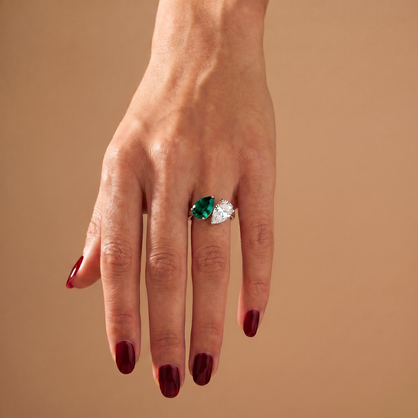 Nova Versus Ring – Zambian Green Emerald