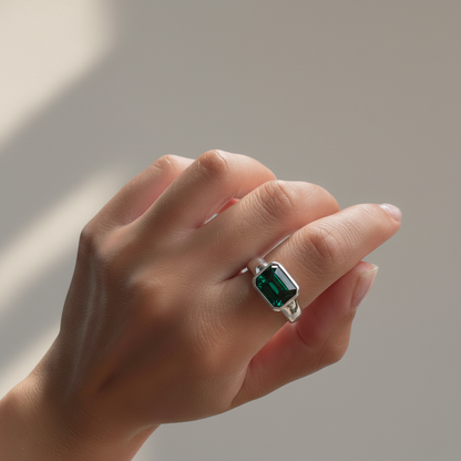 Nexus Lateral Solitaire Ring – Zambian Green Emerald