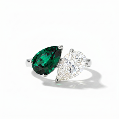 Nova Versus Ring – Zambian Green Emerald