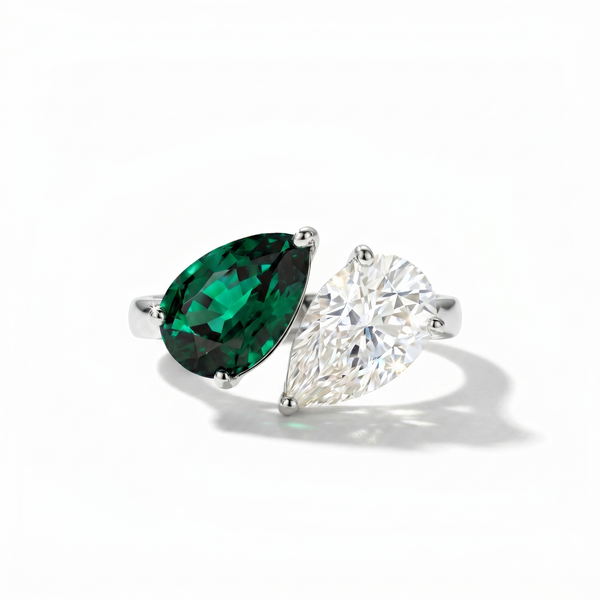 Nova Versus Ring – Zambian Green Emerald