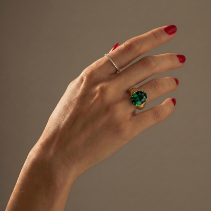 Velara Signet Ring – Zambian Green Emerald