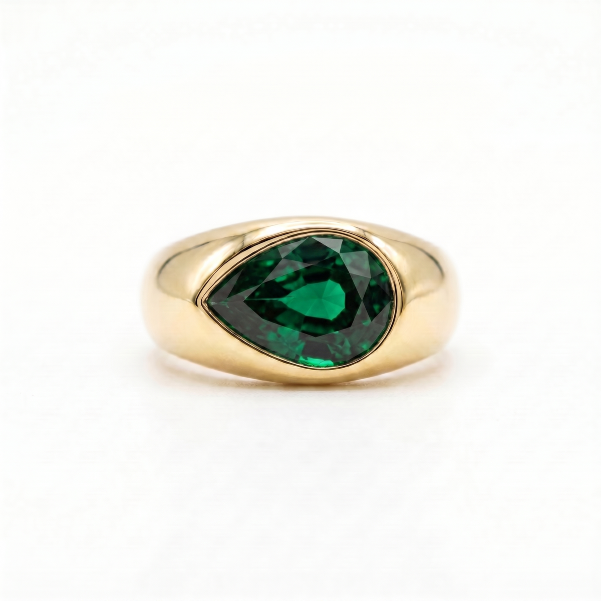 Nova Lateral Signet Ring – Zambian Green Emerald