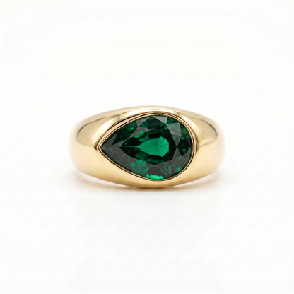 Nova Lateral Signet Ring – Zambian Green Emerald