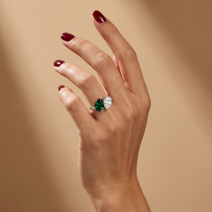 Nova Versus Ring – Zambian Green Emerald