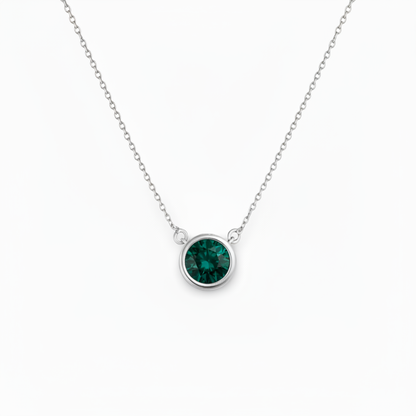 Forma Solitaire Necklace – Zambian Green Emerald