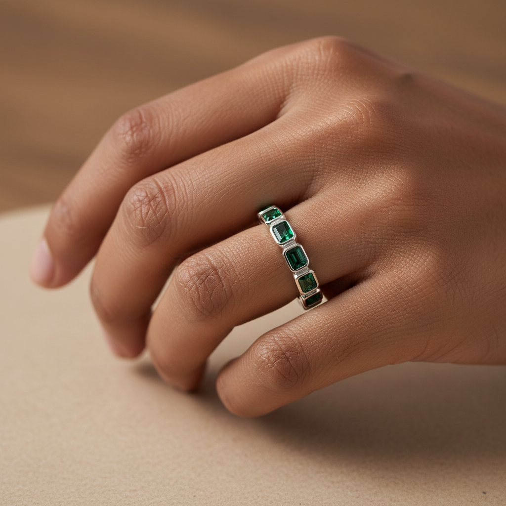 Nexus Lateral Eternity Ring – Zambian Green Emerald