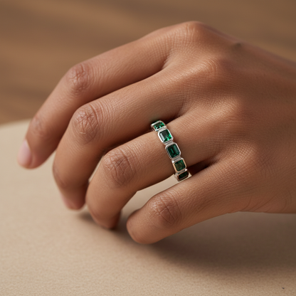 Nexus Lateral Eternity Ring – Zambian Green Emerald