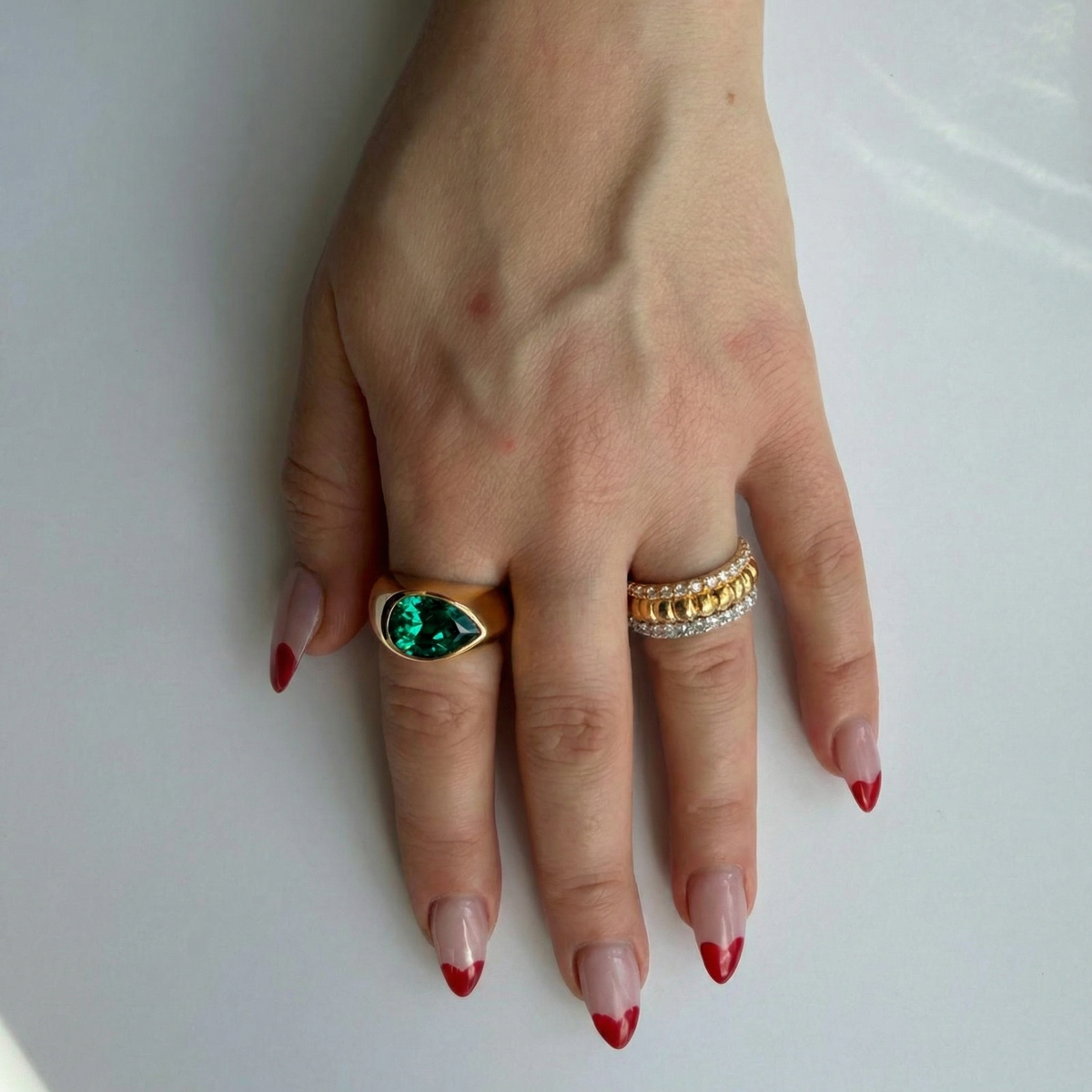 Nova Lateral Signet Ring – Zambian Green Emerald