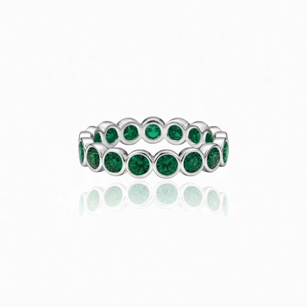 Forma Eternity Ring – Zambian Green Emerald